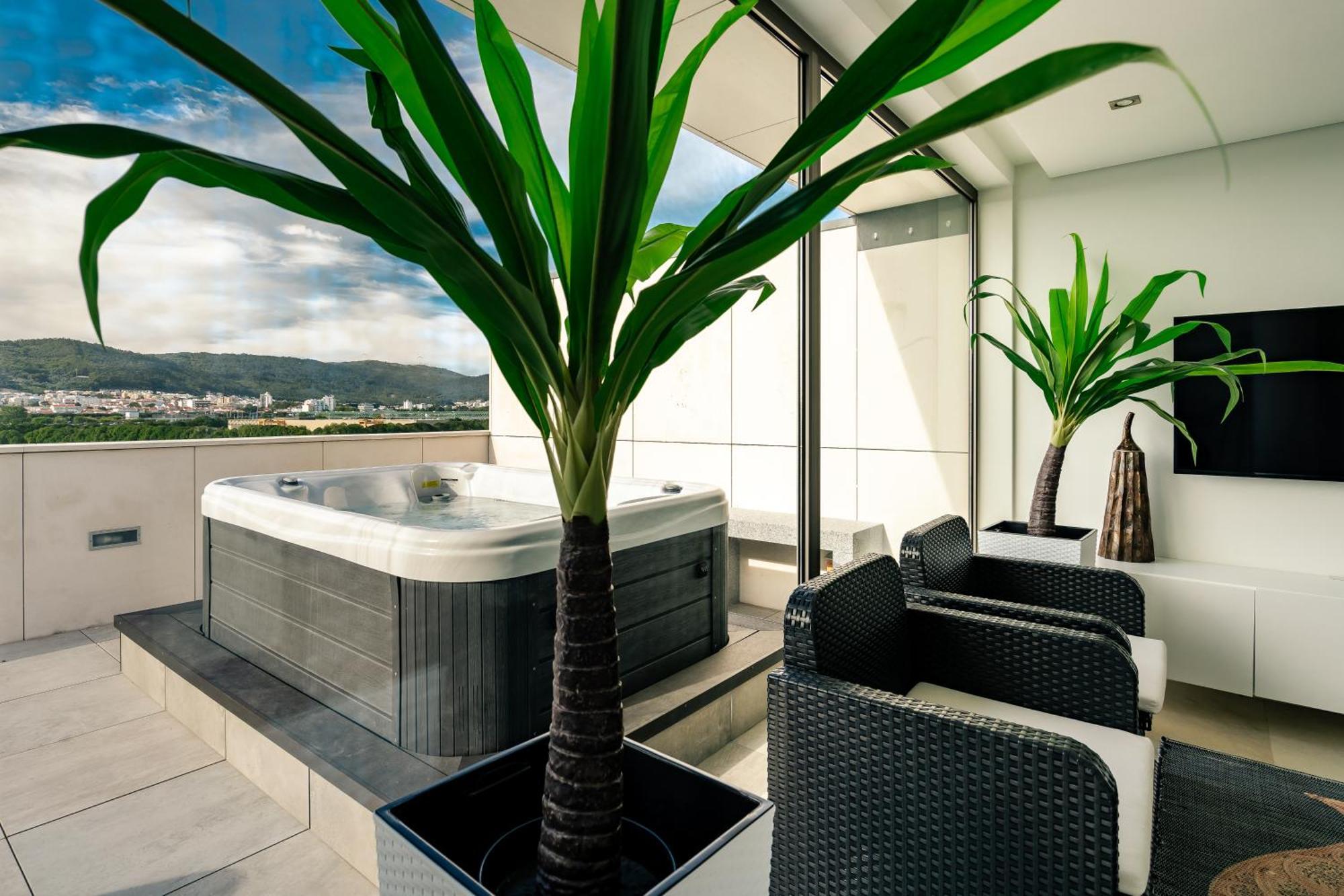 River Town View - Luxury Apartment With Jacuzzi On Terrace Viana do Castelo Exterior foto